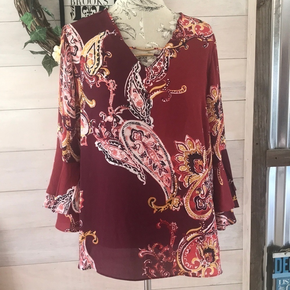 𝅺*est 1948 Burgundy Bell Sleeve Top L